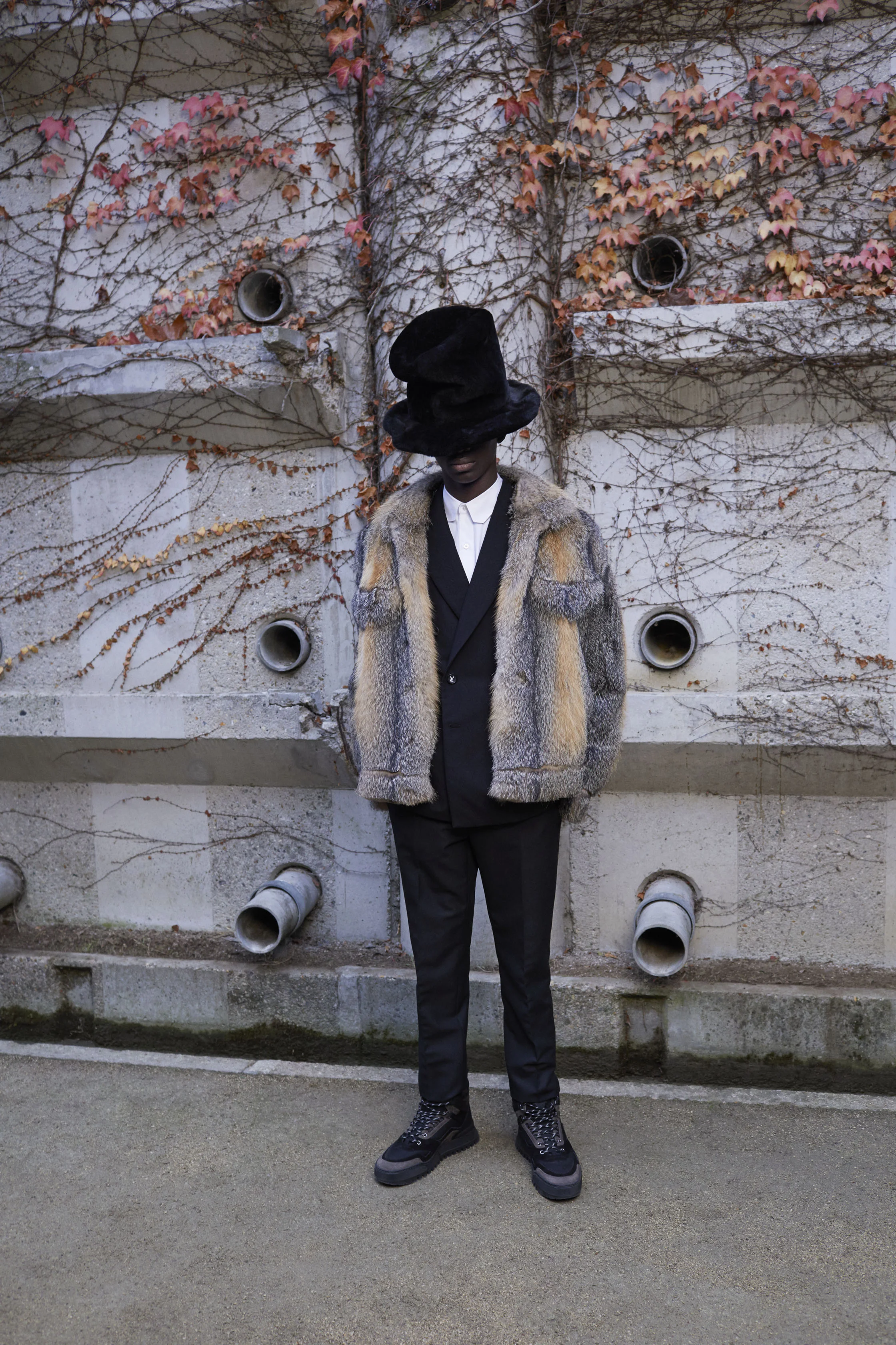 Louis Vuitton Men's Pre-Fall 2019 Collection — Flaunt Magazine Louis Vuitton Men's Pre-Fall 2019 Collection — Flaunt Magazine